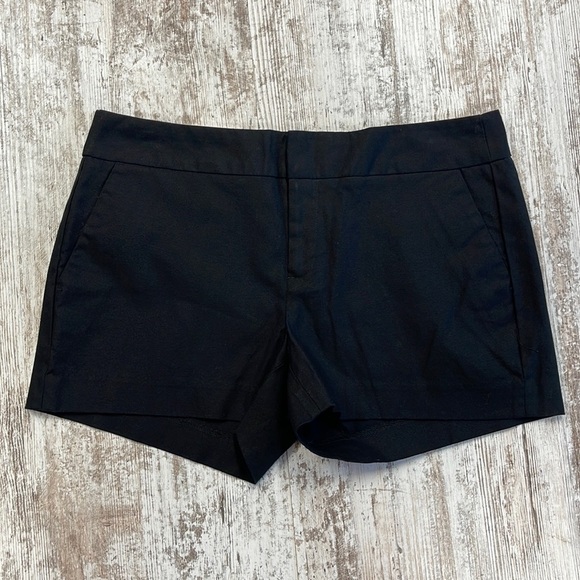 Banana Republic Factory NWT Black Hampton Fit 3” Cotton Shorts Size 6P - Picture 1 of 8